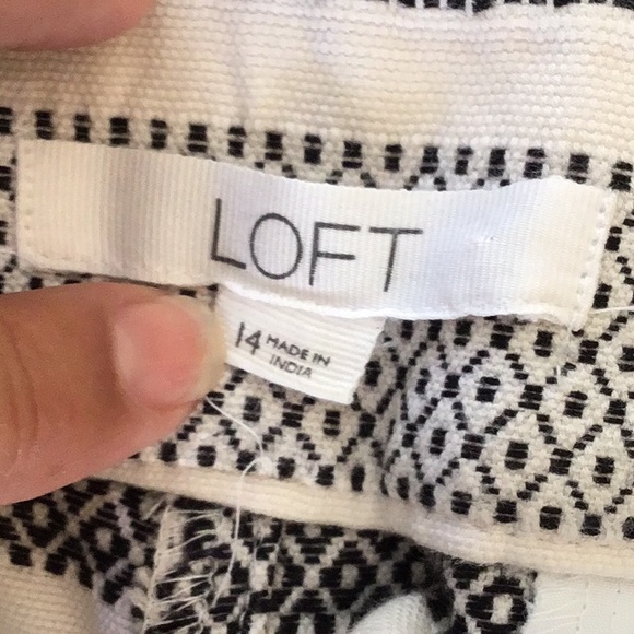 Ann Taylor LOFT The Riviera short diamond printed shorts - Picture 5 of 6